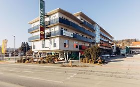 Harry'S Home Hart Bei Graz Hotel & Apartments